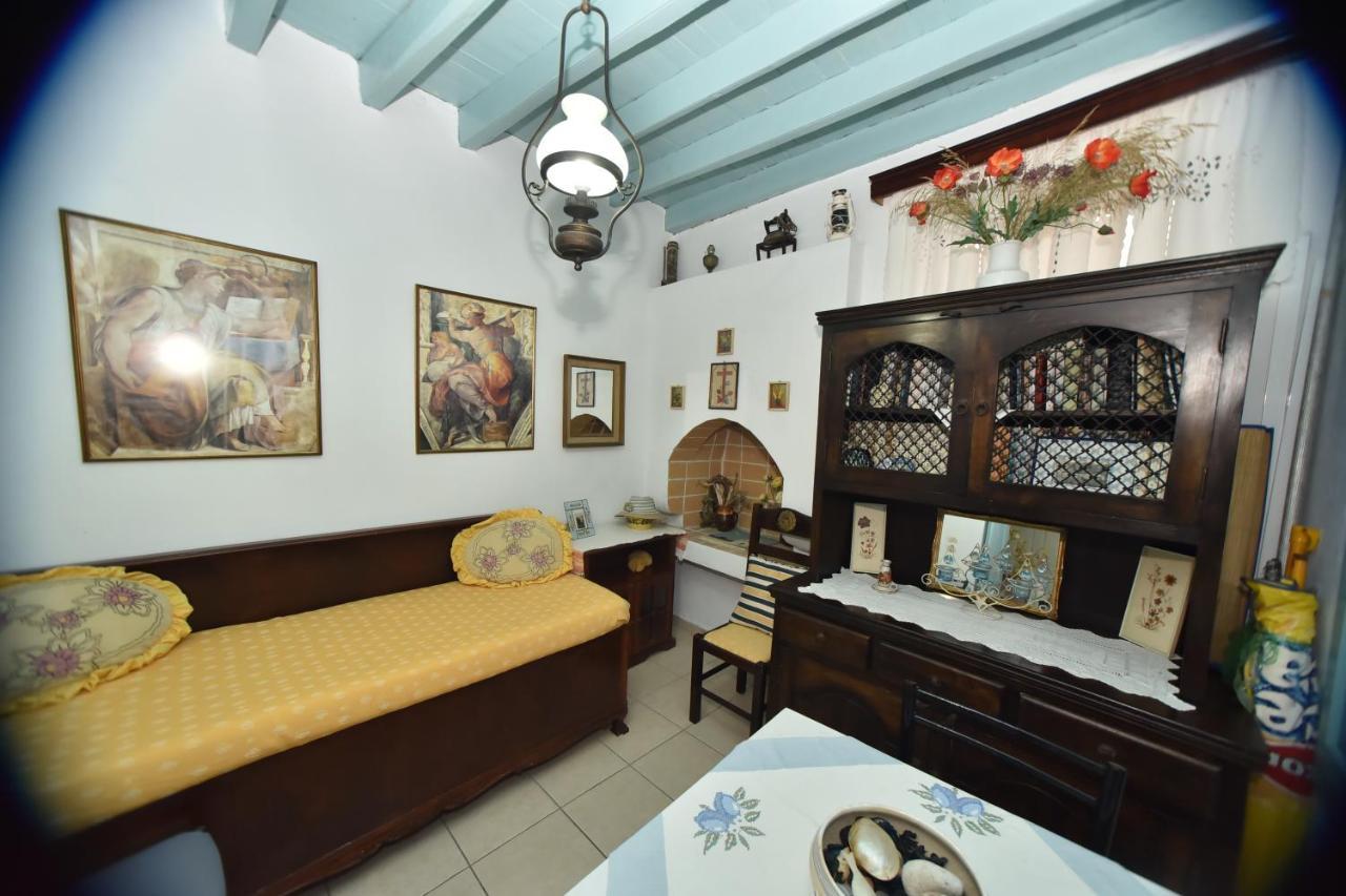 Traditional House By The Sea Mandraki  Luaran gambar